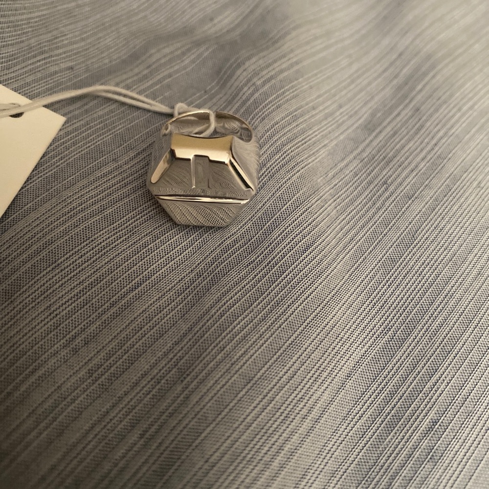 Torry Burch ring